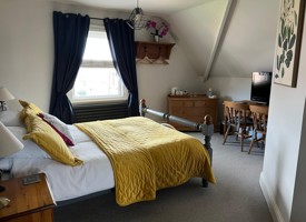 Worrallroom1